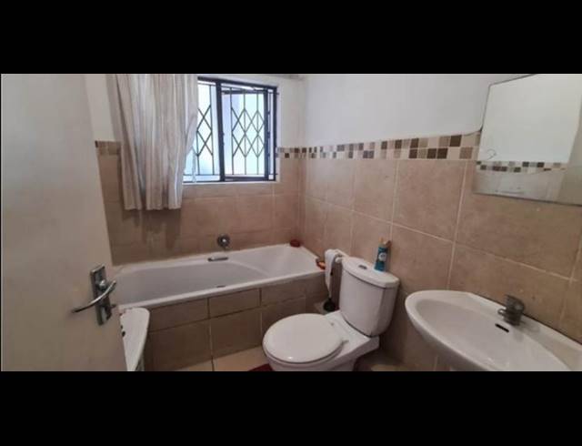 2 BEDROOM APARTMENT FOR SALE IN BRACKENHAM